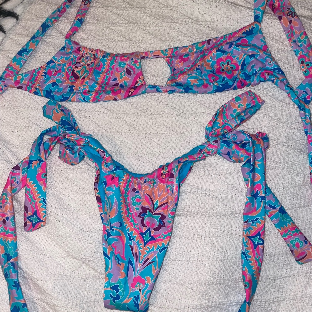 Frankie’s bikini